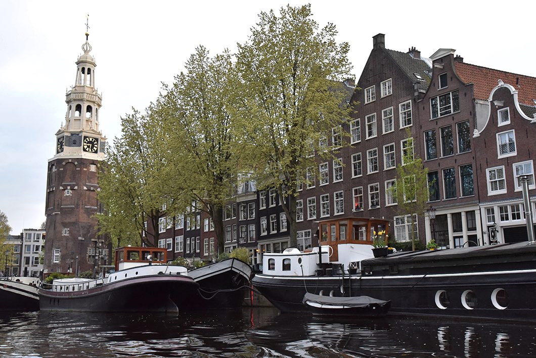 Faire du bateau à Amsterdam, activité incontournable