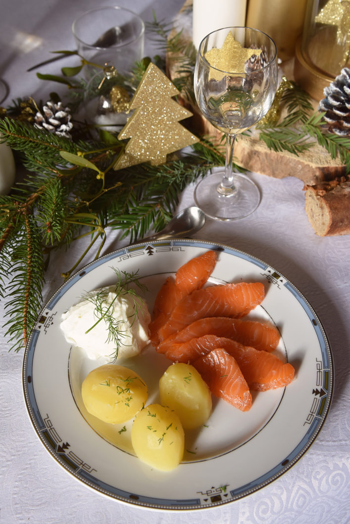 Gavlax de saumon fumé maison - repas scandinave pour Noël