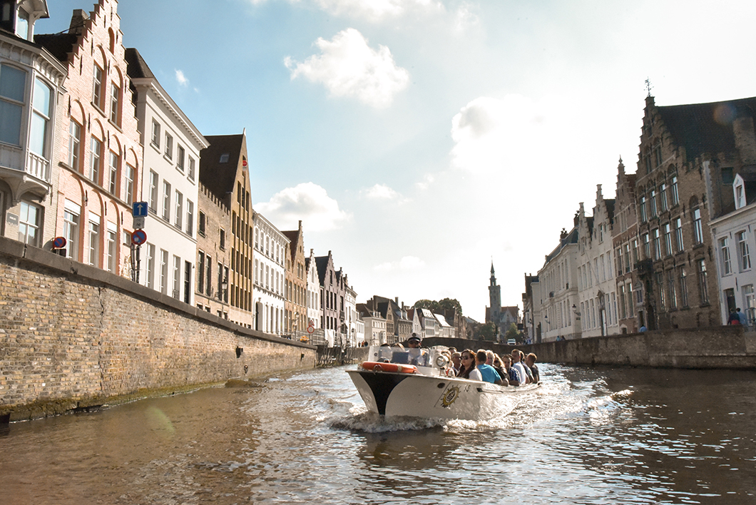 Que visiter à Bruges ? Balade en bateau