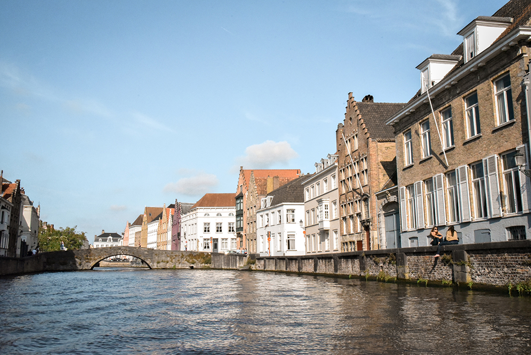 Découvrir Bruges en bateau, visite insolite