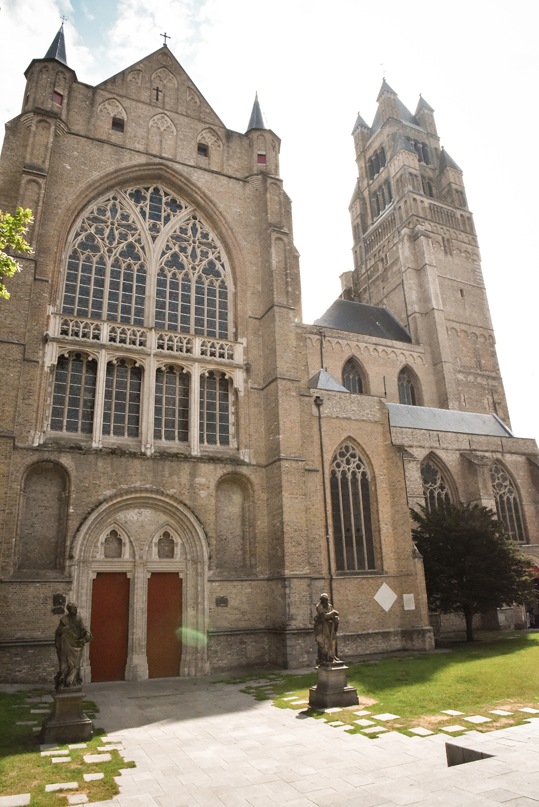 La Cathédrale Saint-Sauveur de Bruges, incontournable à Bruges