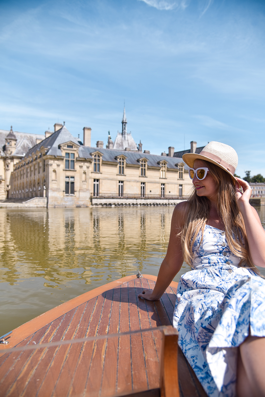 Activité à faire à Chantilly, louer un bateau sans permis au Chateau de Chantilly