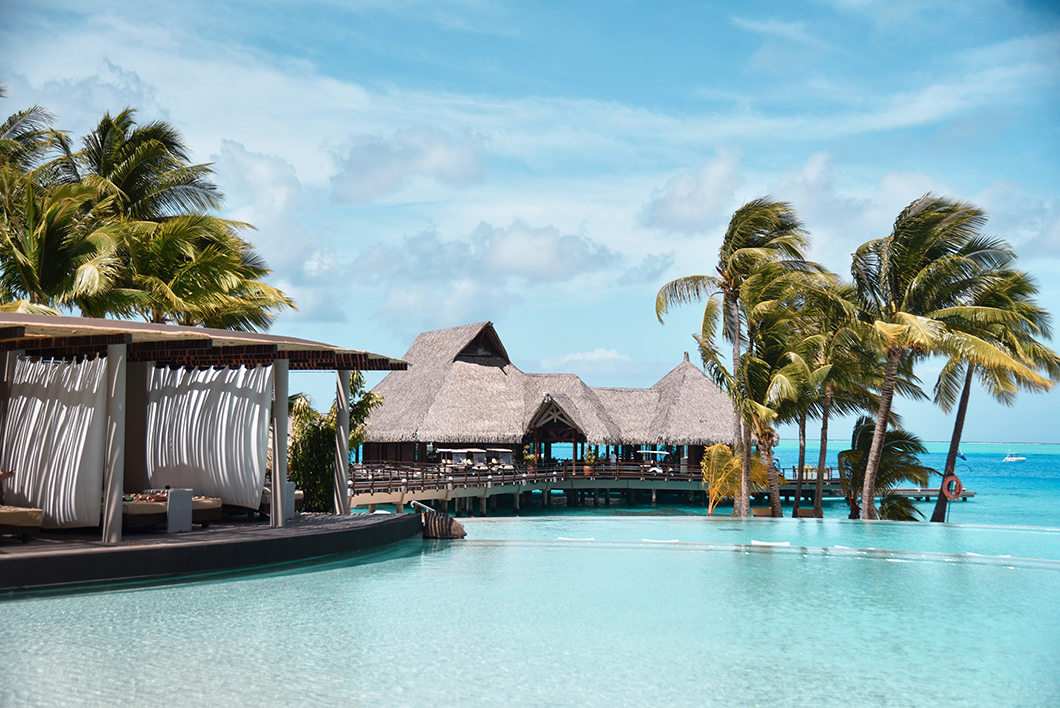 La jolie piscine de notre hôtel à Bora Bora