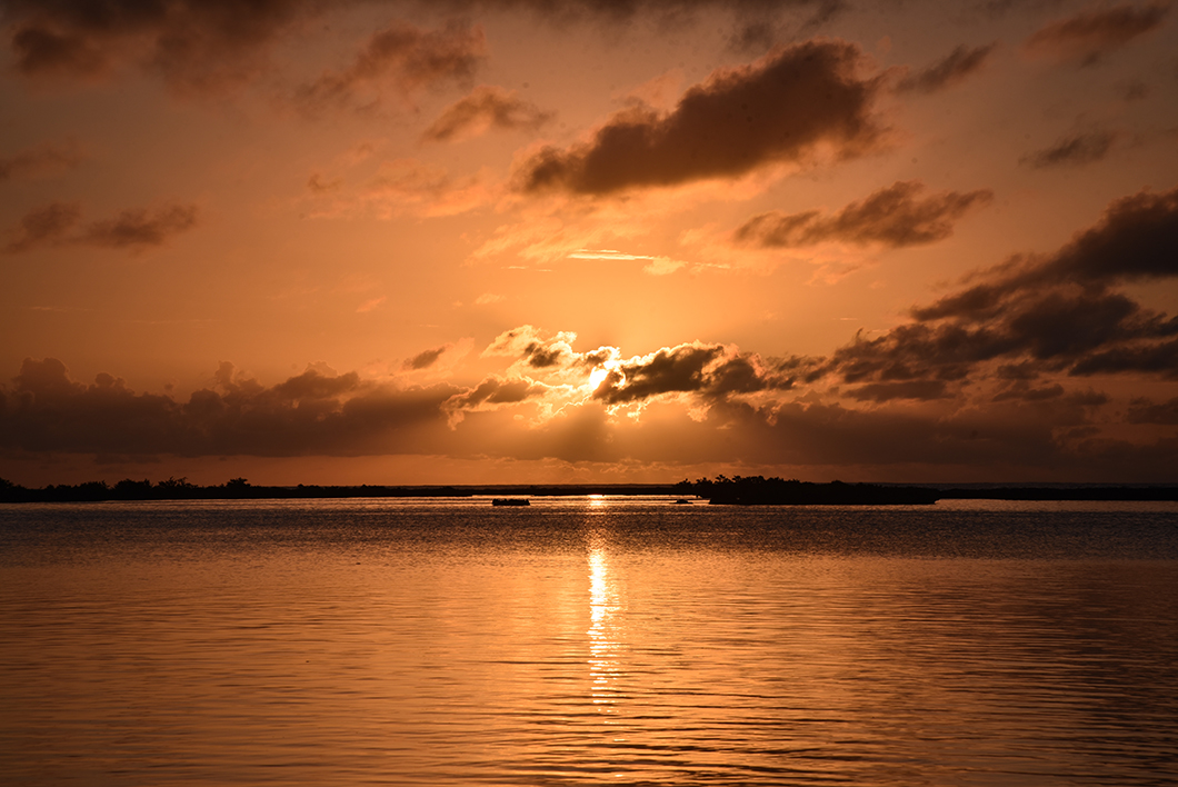 Maupiti et ses sublimes couchers de soleil
