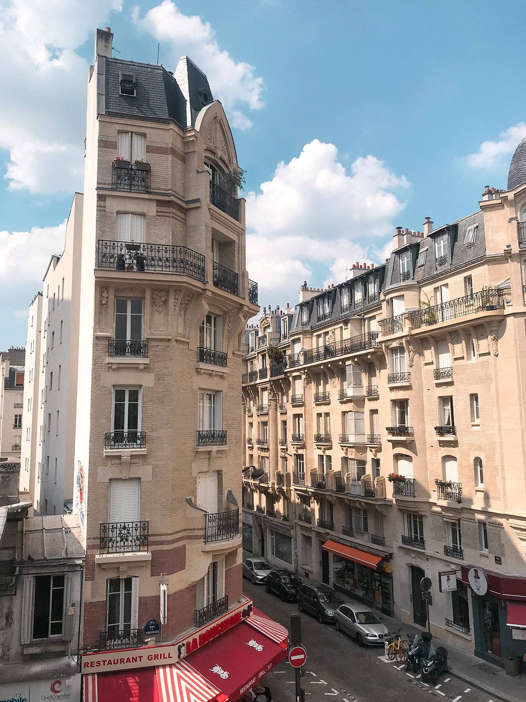 Randonnée à Paris sur la petite ceinture dans le 15eme arrondissement
